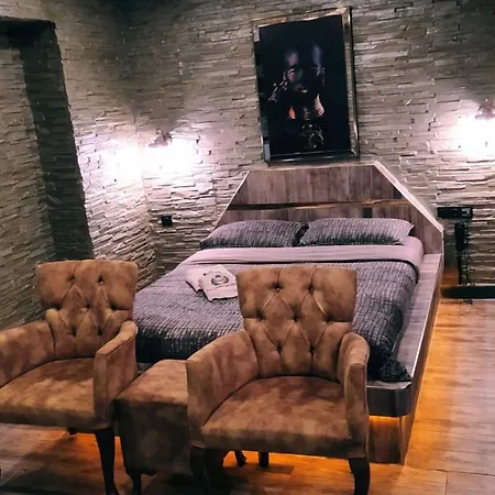 Golden House Aparthotel