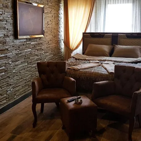 Golden House Aparthotel *