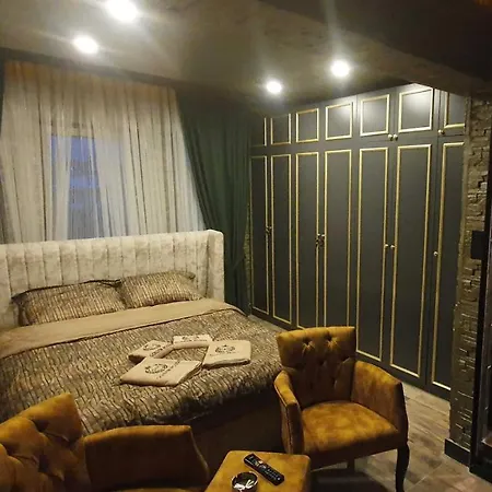 Golden House Aparthotel